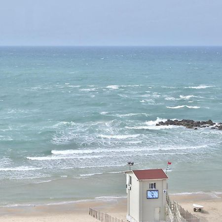 Luxury Suites By Notaly Ariel - Carmel Beach Haifa Exteriör bild