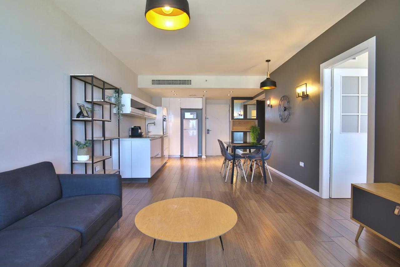 Luxury Suites By Notaly Ariel - Carmel Beach Haifa Exteriör bild