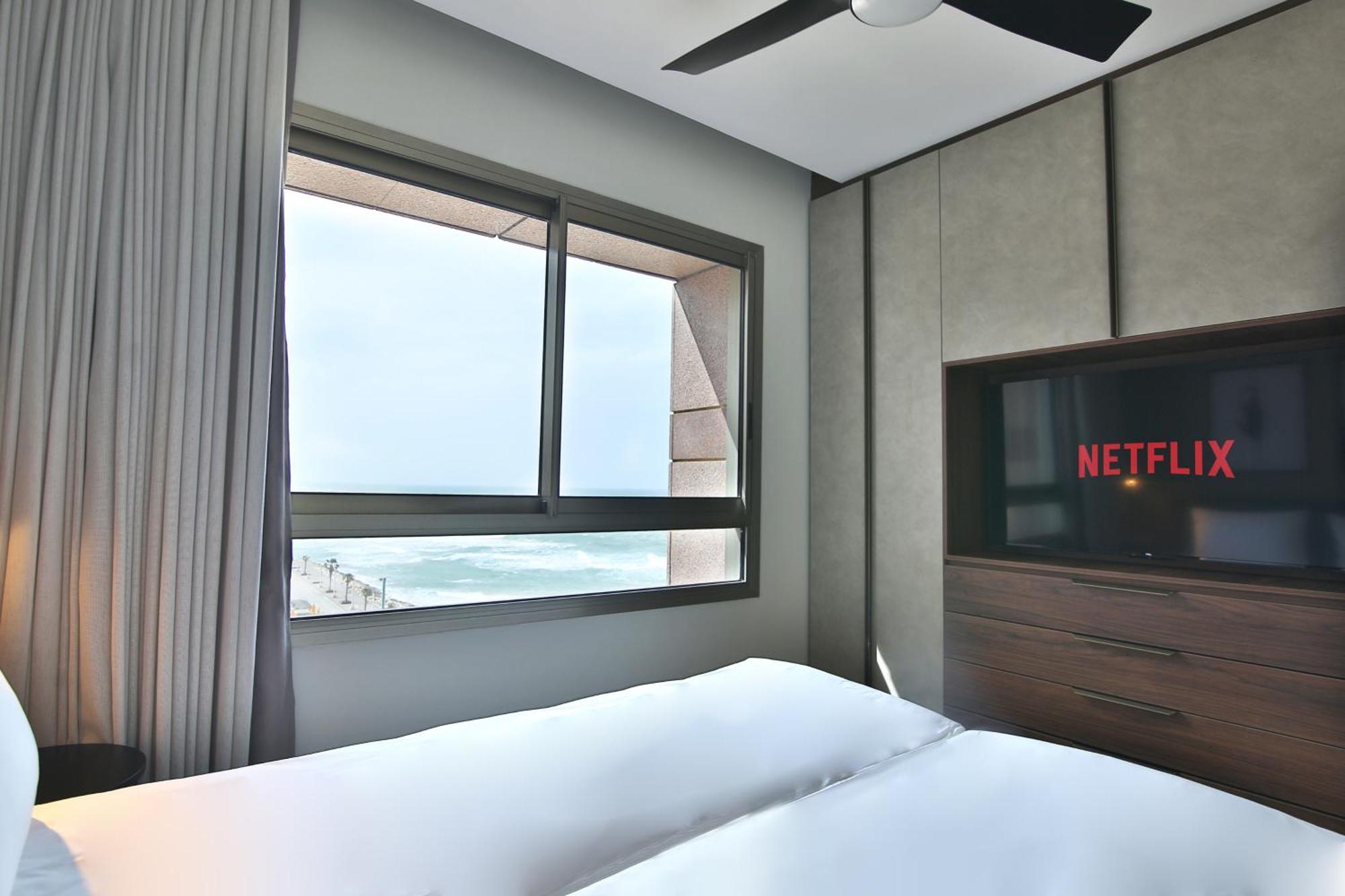 Luxury Suites By Notaly Ariel - Carmel Beach Haifa Exteriör bild