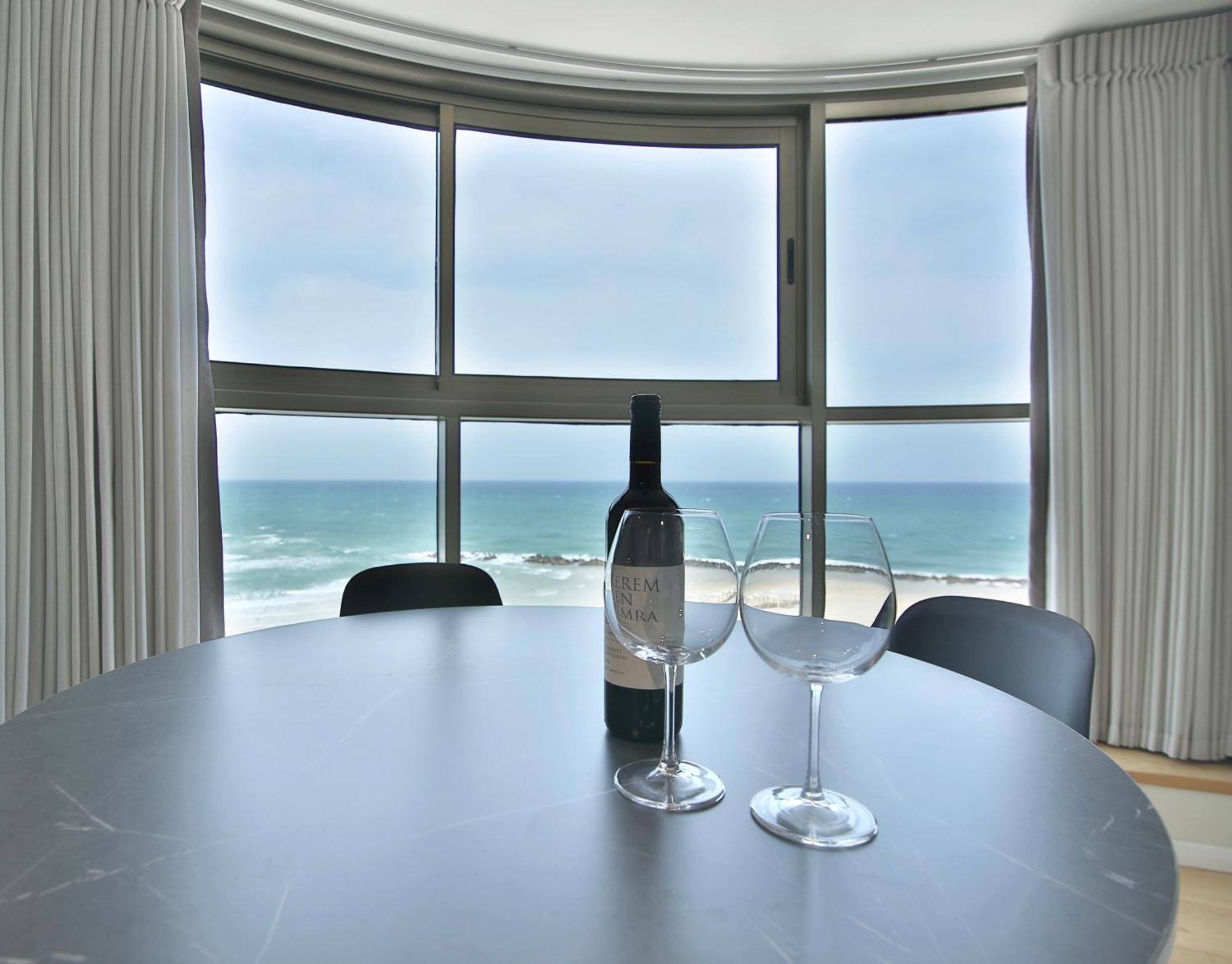 Luxury Suites By Notaly Ariel - Carmel Beach Haifa Rum bild