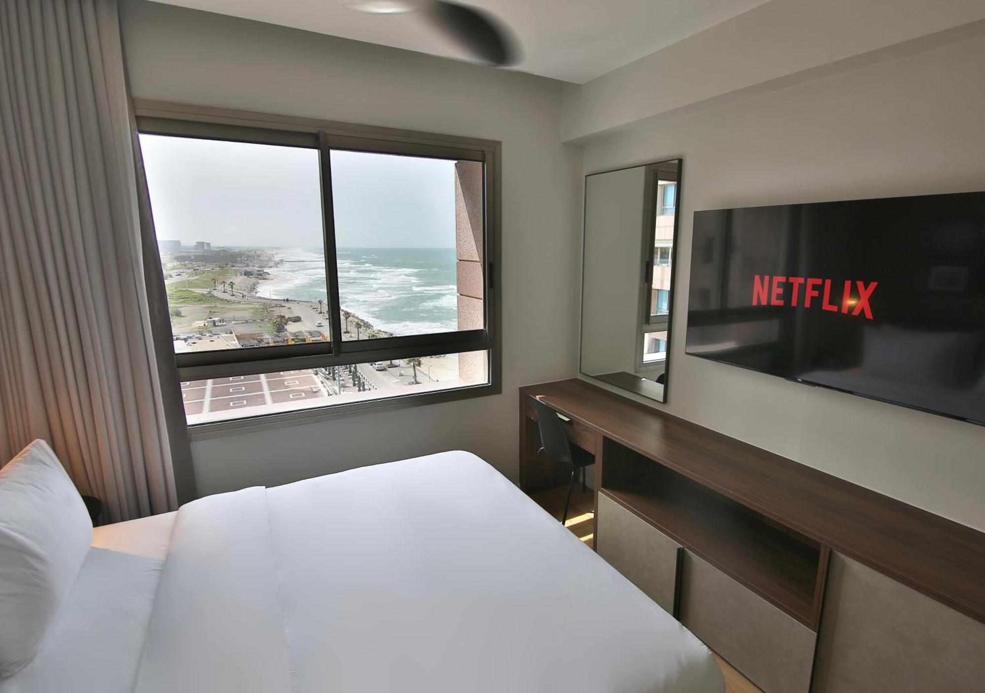 Luxury Suites By Notaly Ariel - Carmel Beach Haifa Rum bild