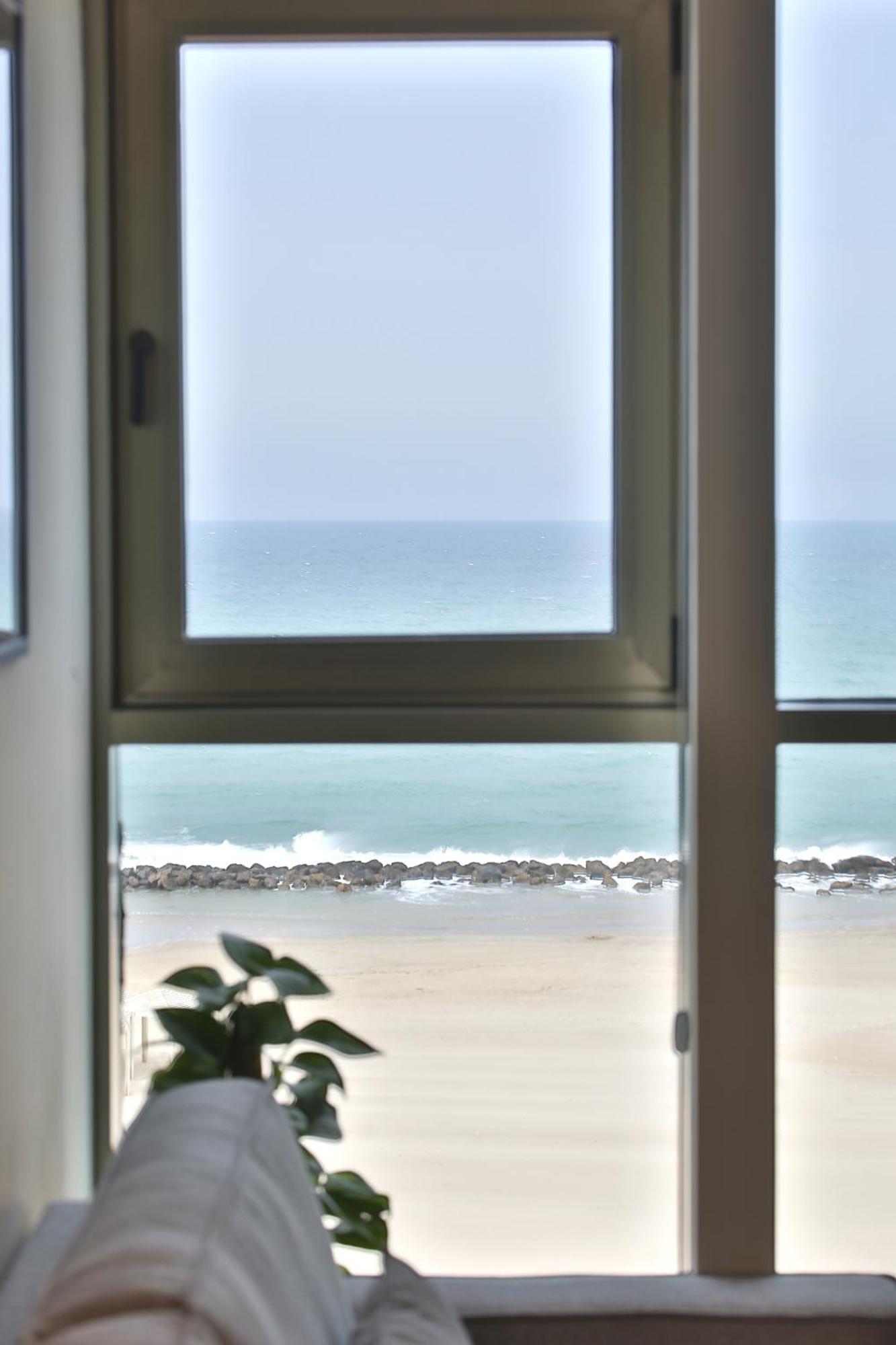 Luxury Suites By Notaly Ariel - Carmel Beach Haifa Rum bild